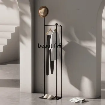 Скандинавский минимализм, железная напольная вешалка для одежды в спальне, современная минималистичная вешалка для одежды в комнате